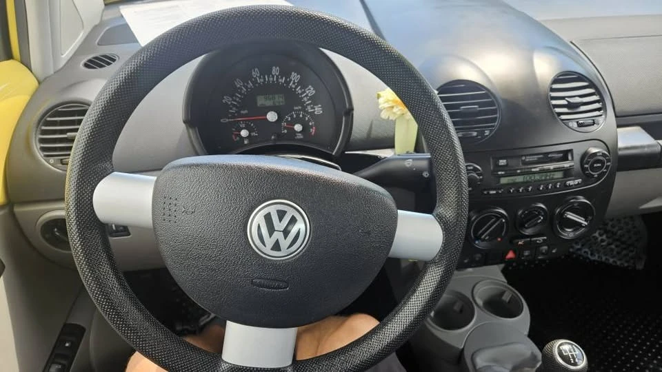 2004 Volkswagen New Beetle - Image 14 of 14