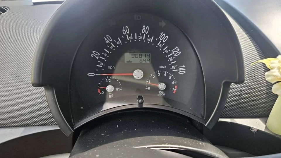 2004 Volkswagen New Beetle - Image 12 of 14