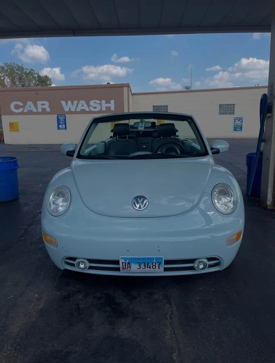 2004 Volkswagen New Beetle - Image 2 of 4