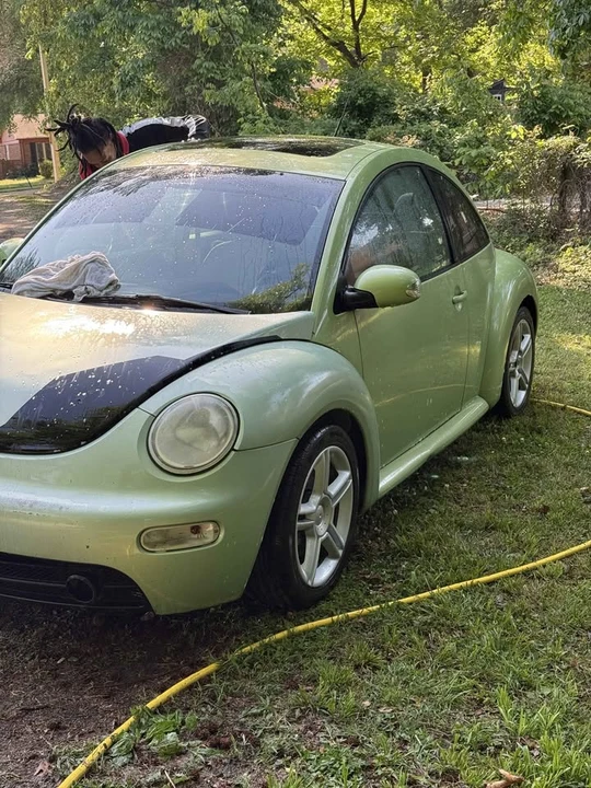 2004 Volkswagen New Beetle - Image 2 of 2