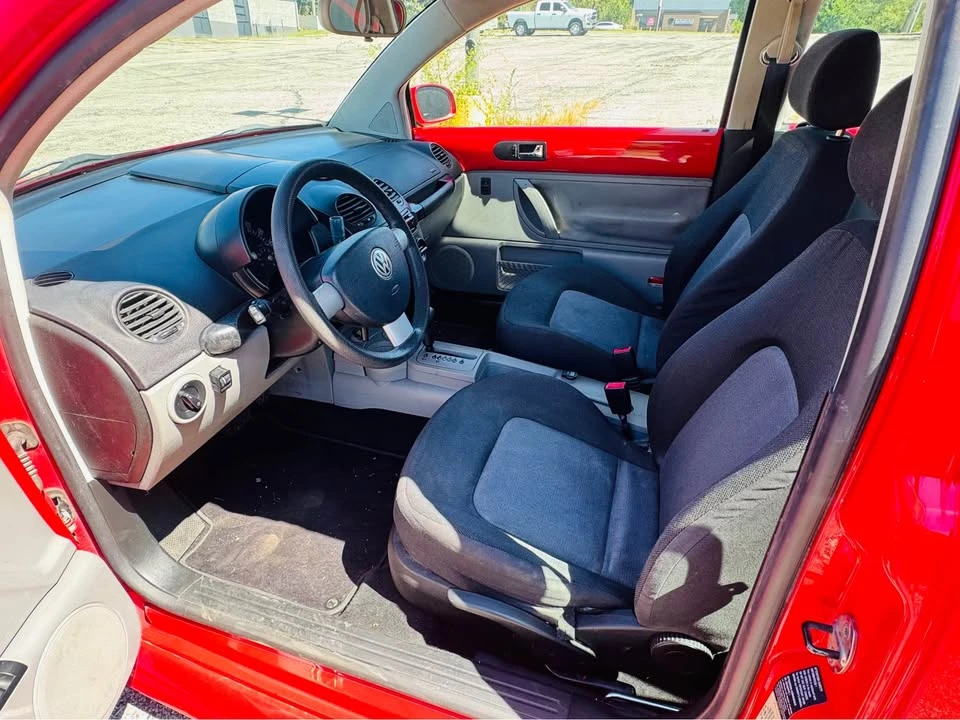 2004 Volkswagen New Beetle - Image 10 of 16
