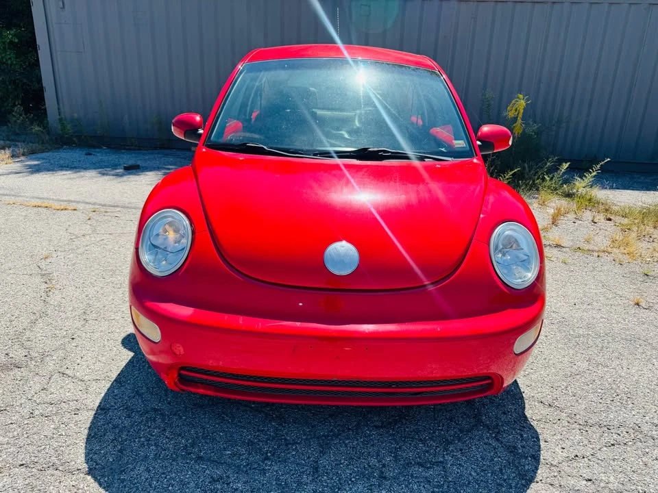 2004 Volkswagen New Beetle - Image 2 of 16