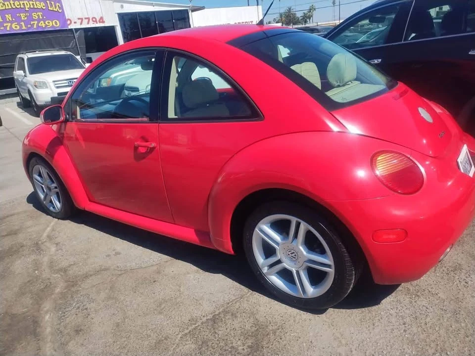 2004 Volkswagen New Beetle - Image 7 of 8