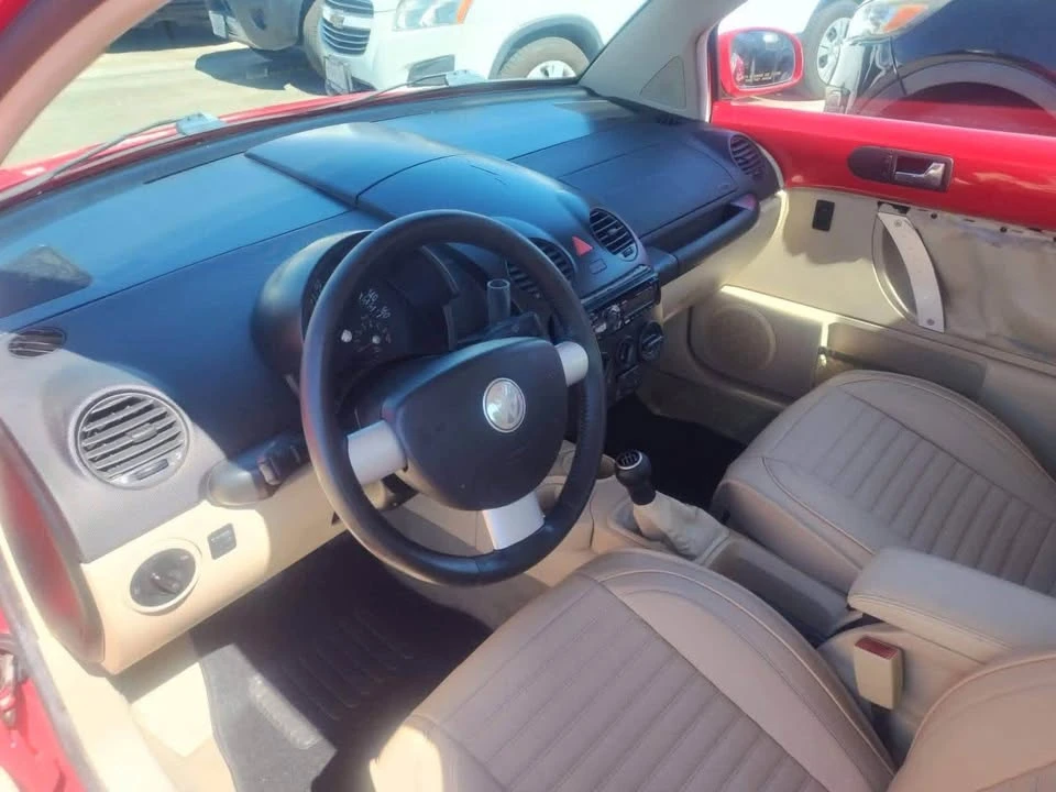 2004 Volkswagen New Beetle - Image 5 of 8
