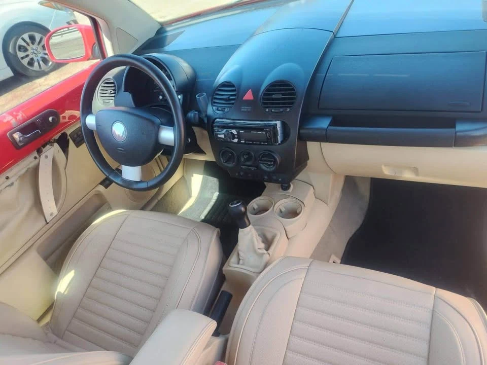 2004 Volkswagen New Beetle - Image 3 of 8