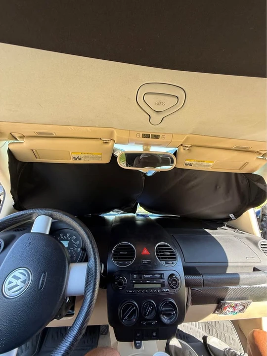 2004 Volkswagen New Beetle - Image 2 of 12