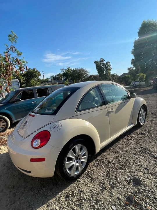 2004 Volkswagen New Beetle - Image 2 of 6