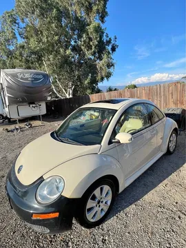2004 Volkswagen Beetle 2.5L Entry Hatchback 2D