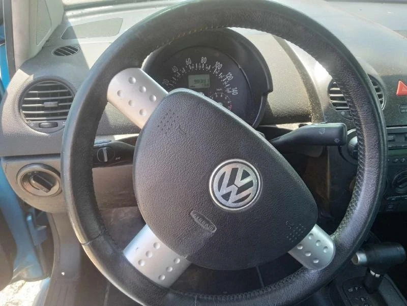 2004 Volkswagen New Beetle - Image 8 of 10
