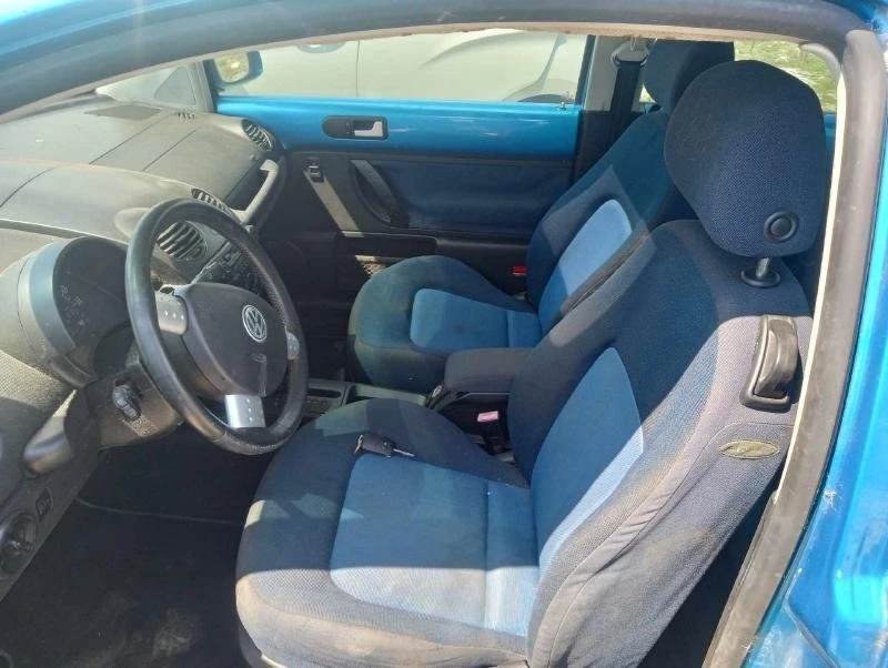 2004 Volkswagen New Beetle - Image 7 of 10