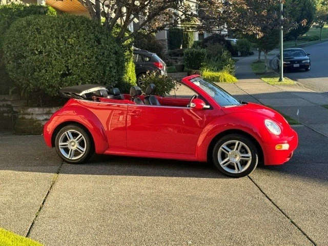 2004 Volkswagen New Beetle - Image 10 of 12