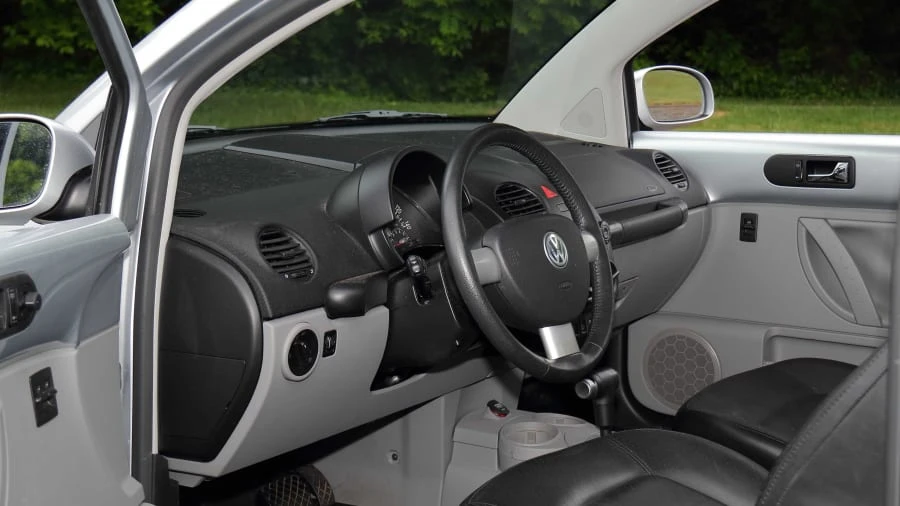 2004 Volkswagen New Beetle - Image 4 of 21