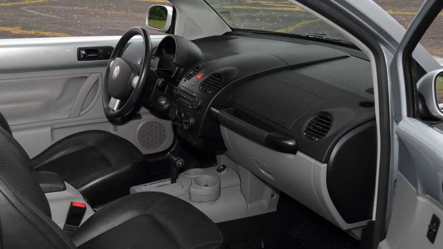 2004 Volkswagen New Beetle - Image 5 of 21