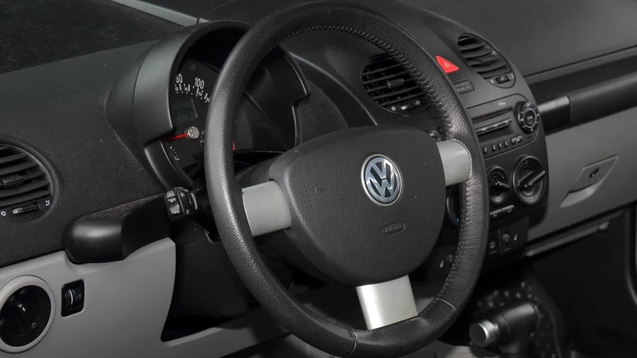 2004 Volkswagen New Beetle - Image 10 of 21