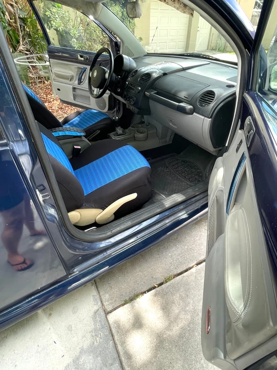 2004 Volkswagen New Beetle - Image 10 of 11