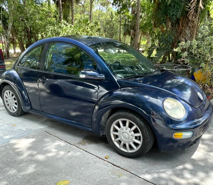 2004 Volkswagen New Beetle - Image 2 of 11