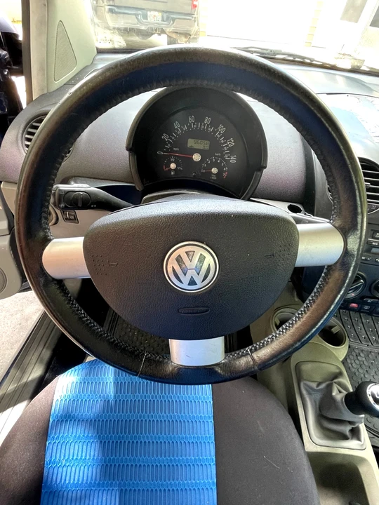 2004 Volkswagen New Beetle - Image 6 of 11