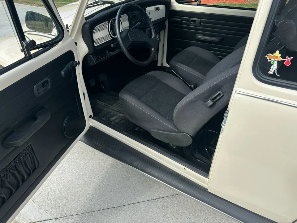2004 Volkswagen New Beetle - Image 12 of 13