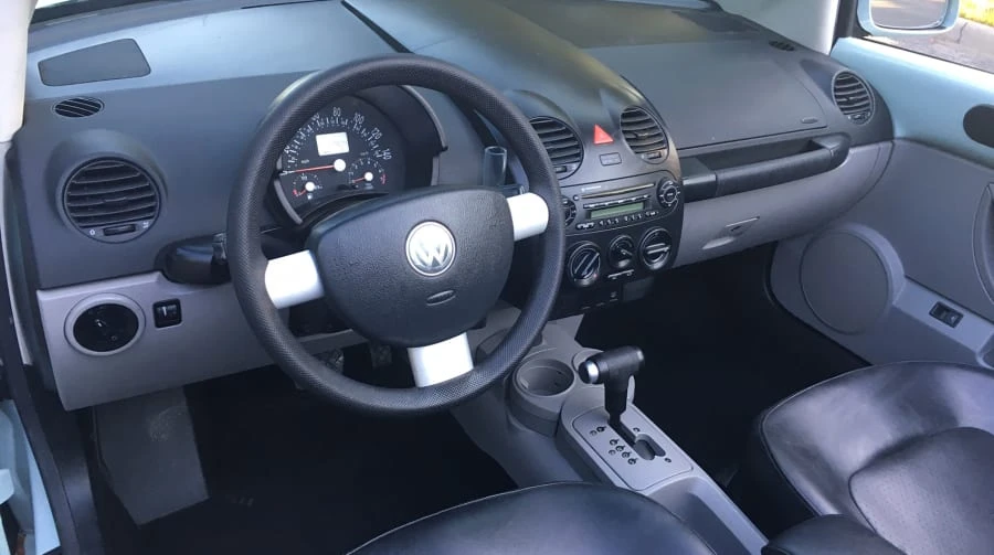 2004 Volkswagen New Beetle - Image 5 of 10