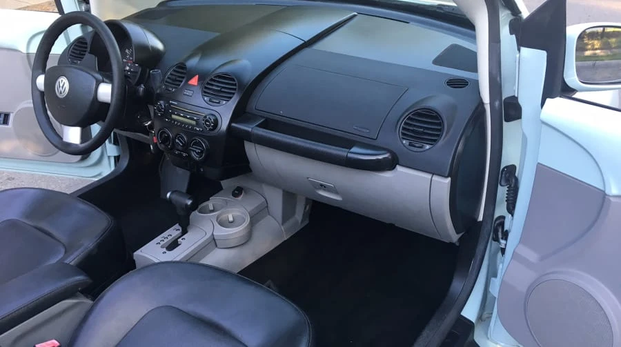 2004 Volkswagen New Beetle - Image 6 of 10