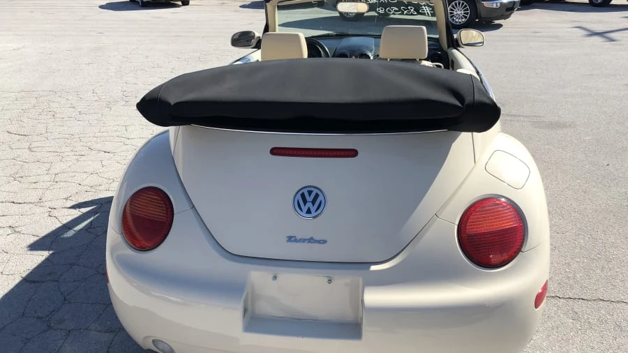 2004 Volkswagen New Beetle - Image 3 of 11