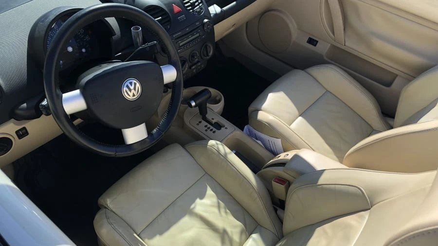 2004 Volkswagen New Beetle - Image 5 of 11