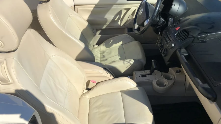 2004 Volkswagen New Beetle - Image 6 of 11