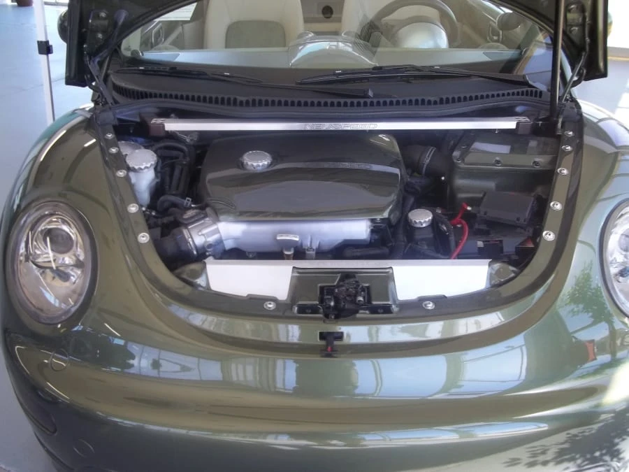 2004 Volkswagen New Beetle - Image 5 of 8