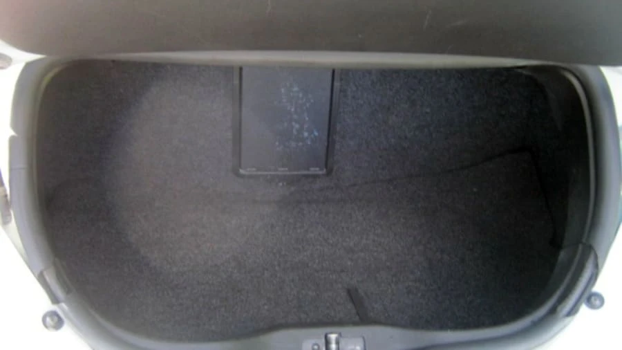 2004 Volkswagen New Beetle - Image 5 of 8