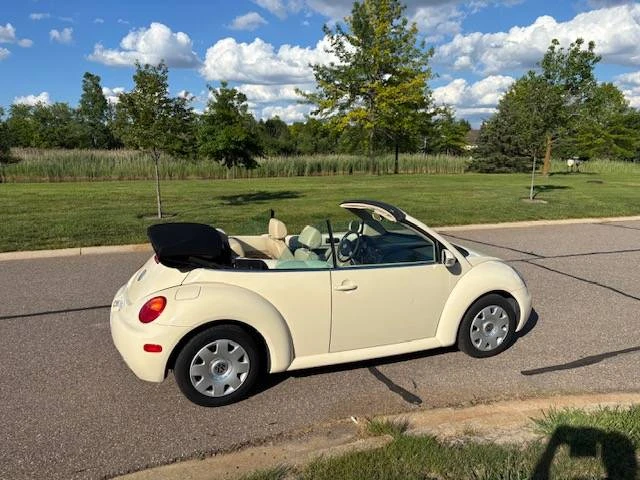 2004 Volkswagen New Beetle - Image 5 of 13