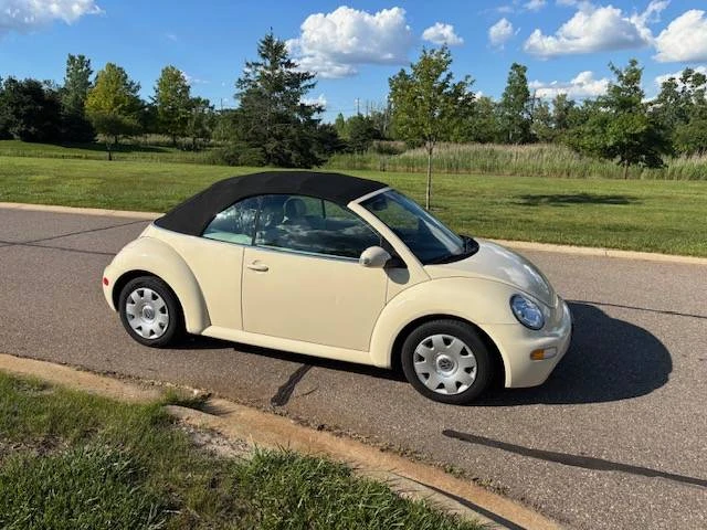 2004 Volkswagen New Beetle - Image 8 of 13