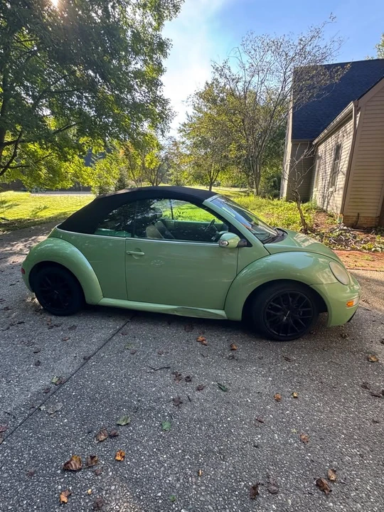 2004 Volkswagen New Beetle - Image 4 of 7
