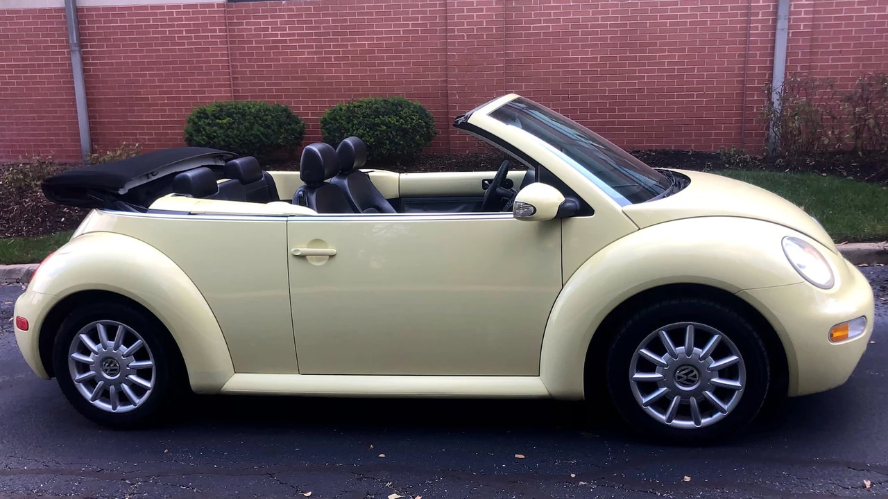 2004 Volkswagen New Beetle - Image 2 of 15