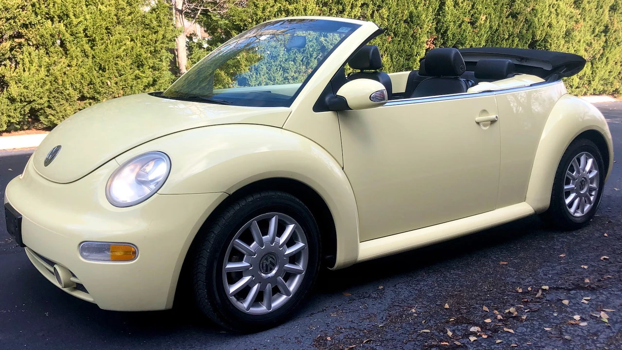 2004 Volkswagen New Beetle - Image 8 of 15