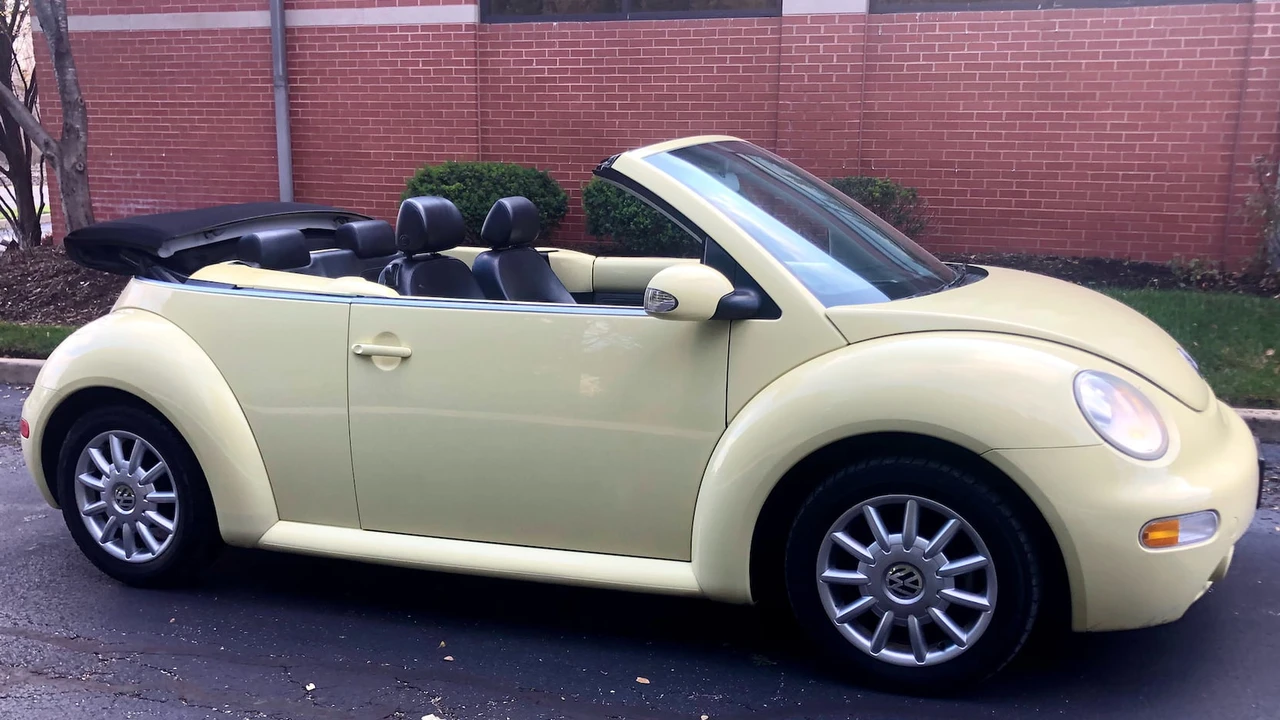 2004 Volkswagen New Beetle - Image 9 of 15