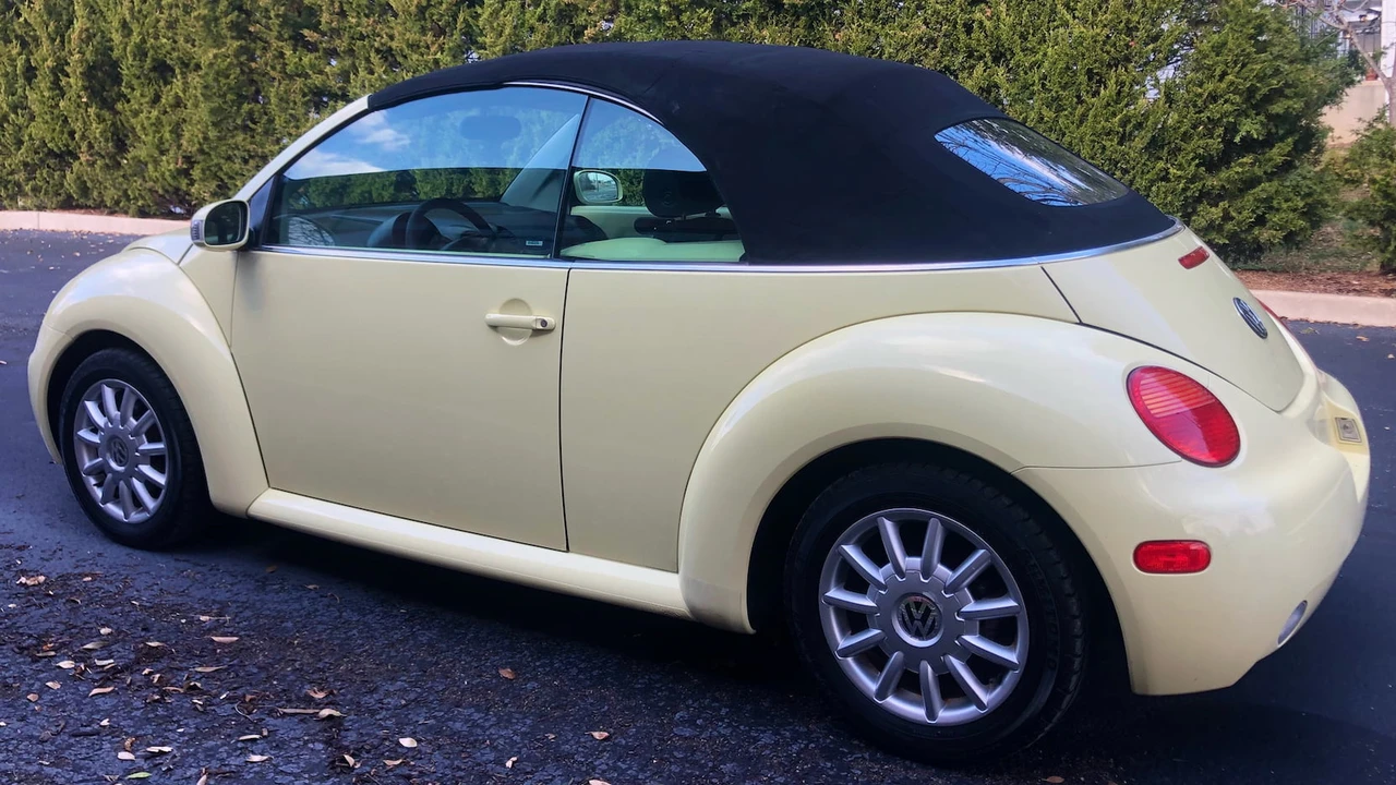 2004 Volkswagen New Beetle - Image 12 of 15