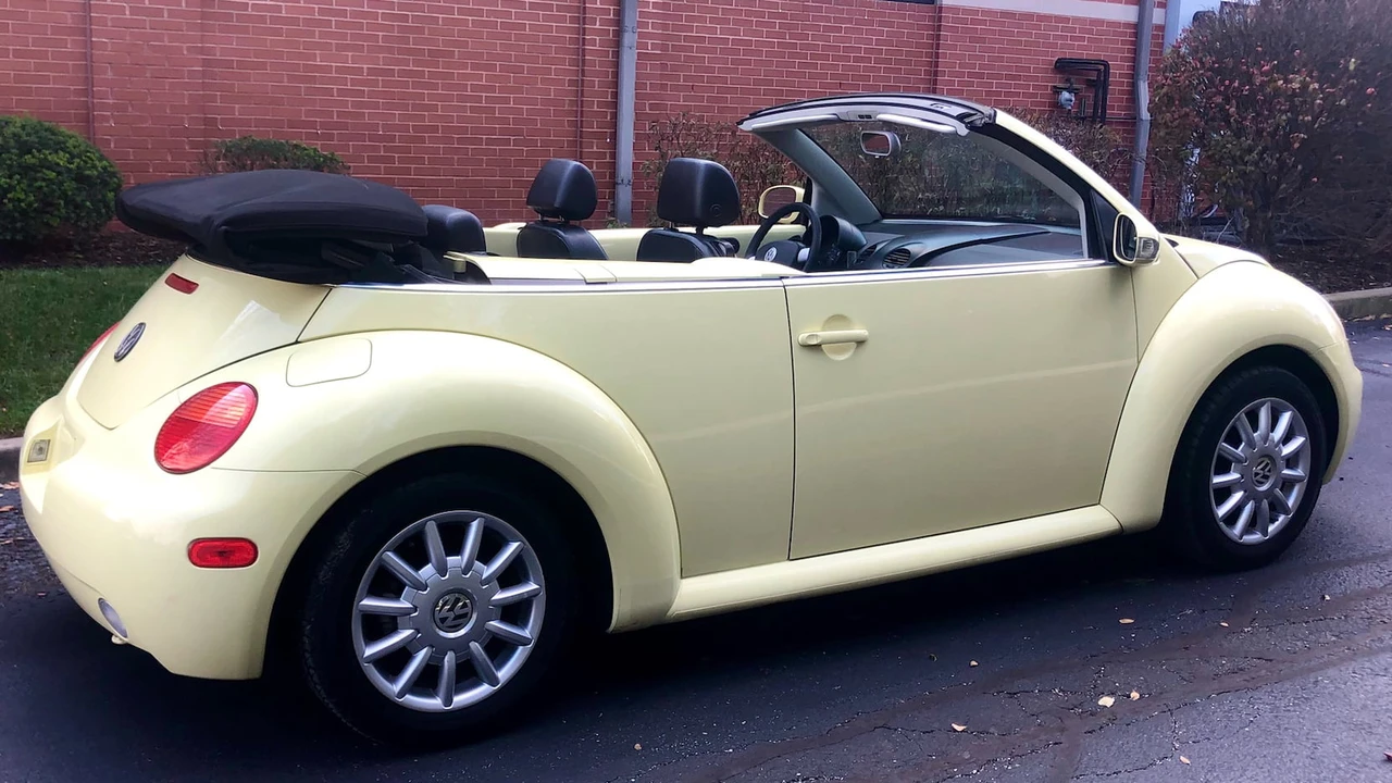 2004 Volkswagen New Beetle - Image 13 of 15