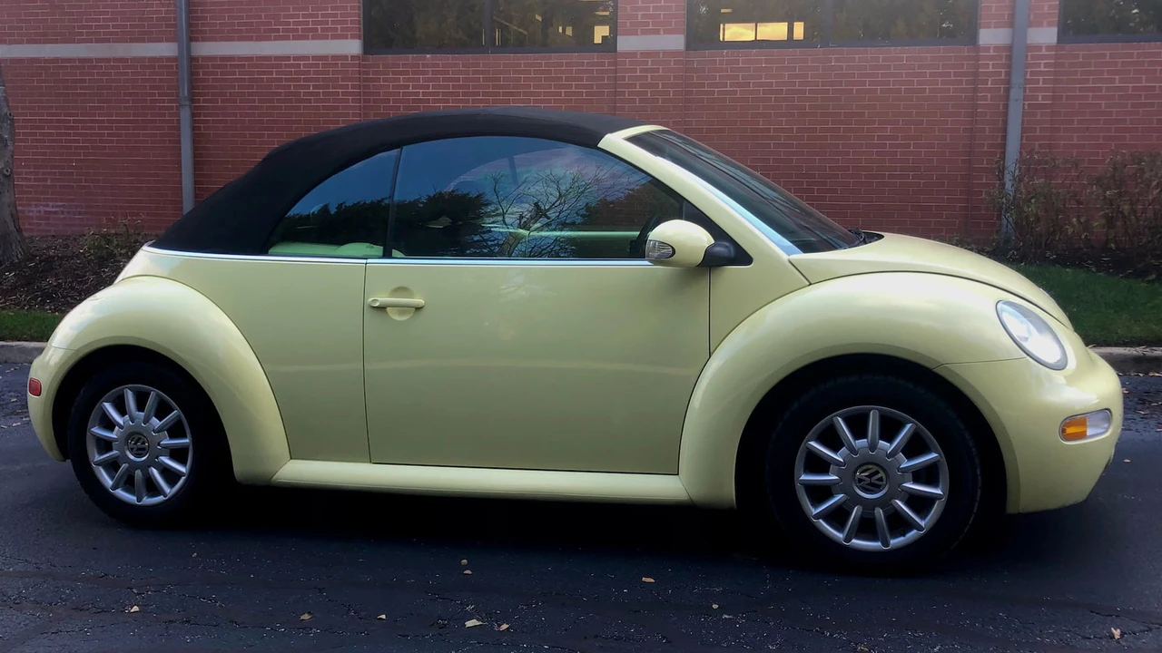 2004 Volkswagen New Beetle - Image 14 of 15