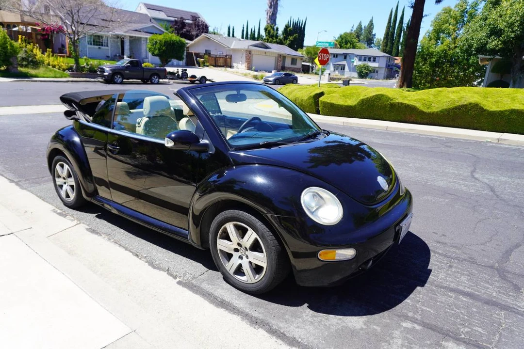 2004 Volkswagen New Beetle - Image 5 of 18