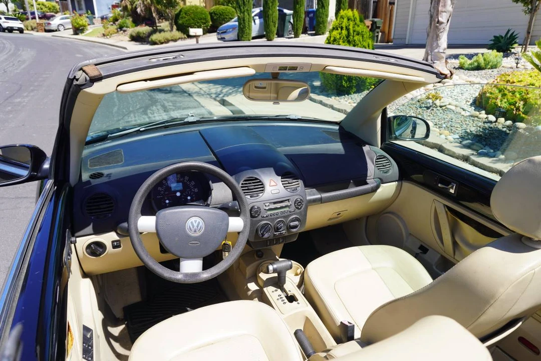 2004 Volkswagen New Beetle - Image 7 of 18