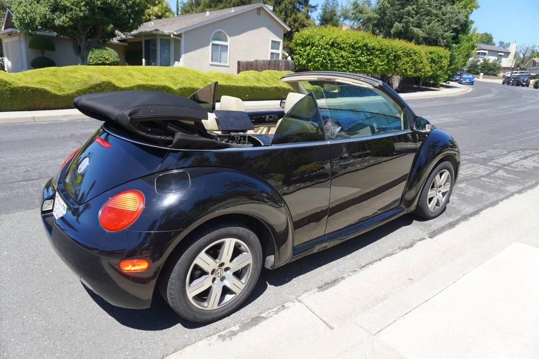 2004 Volkswagen New Beetle - Image 4 of 18