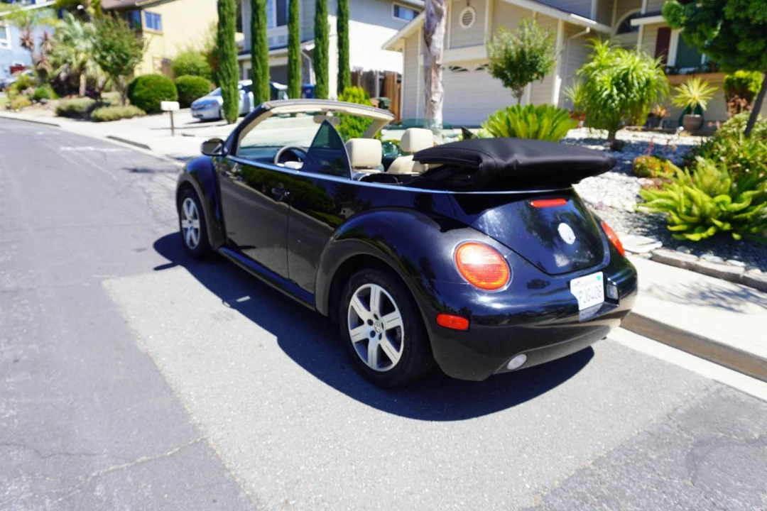 2004 Volkswagen New Beetle - Image 2 of 18