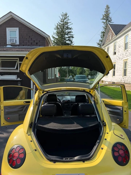2004 Volkswagen New Beetle - Image 7 of 12
