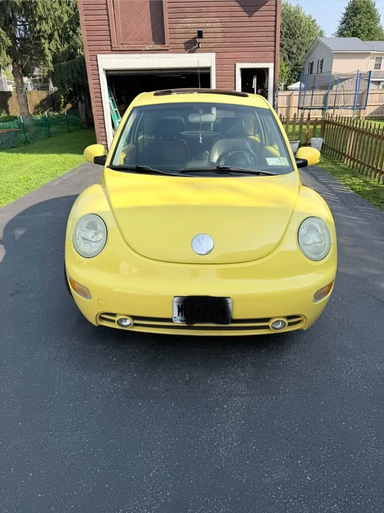 2004 Volkswagen New Beetle - Image 2 of 12