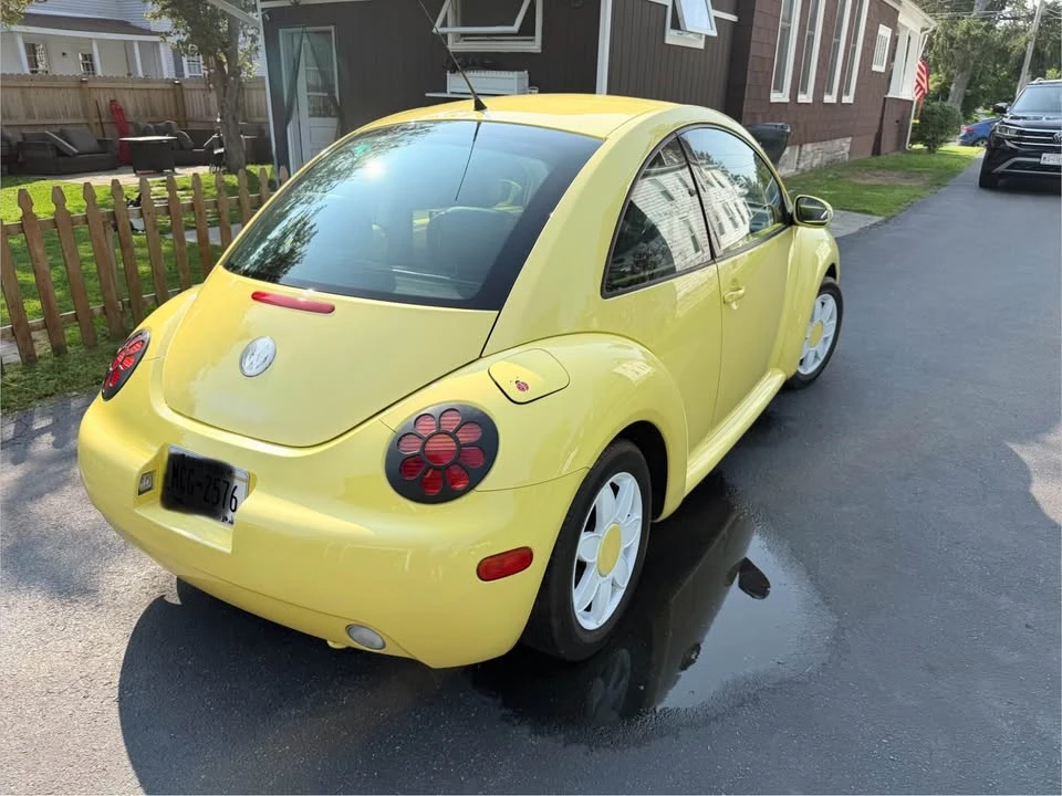 2004 Volkswagen New Beetle - Image 5 of 12