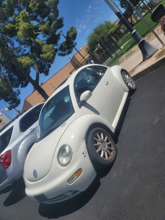 2004 Volkswagen New Beetle - Image 4 of 4