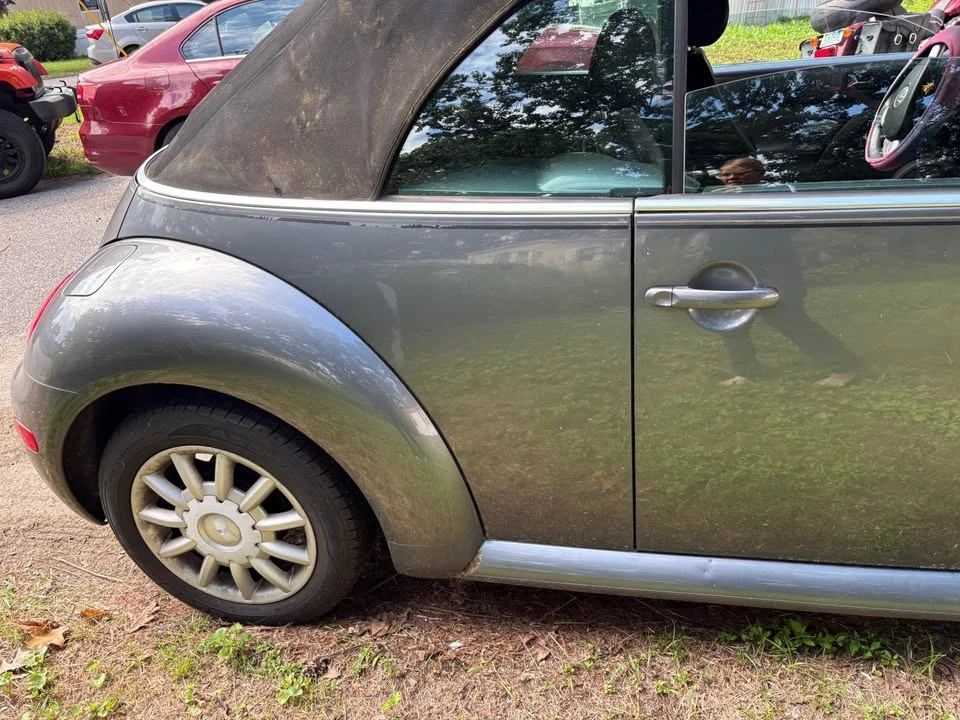 2004 Volkswagen New Beetle - Image 9 of 11