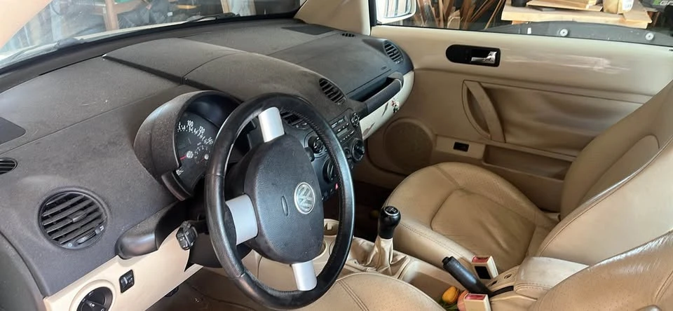 2004 Volkswagen New Beetle - Image 2 of 2