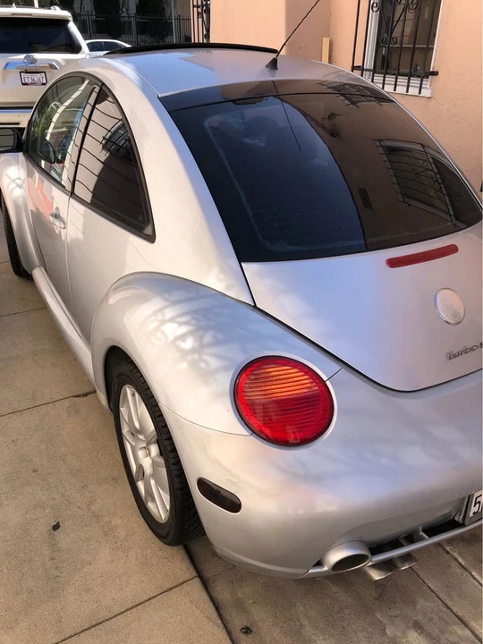 2004 Volkswagen New Beetle - Image 2 of 16