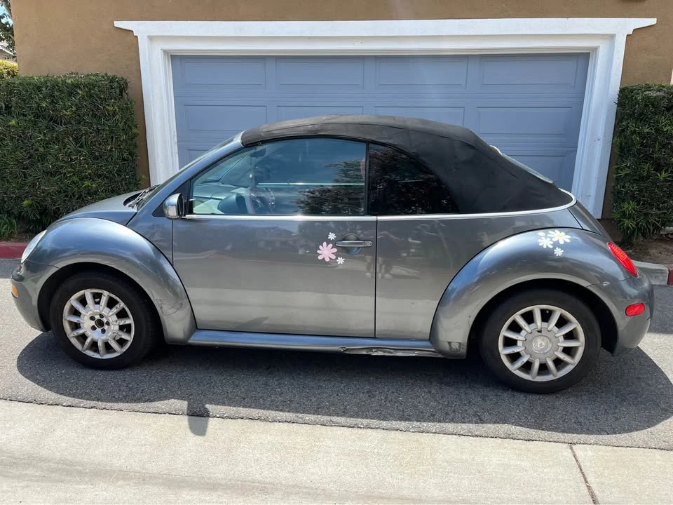 2004 Volkswagen New Beetle - Image 2 of 10
